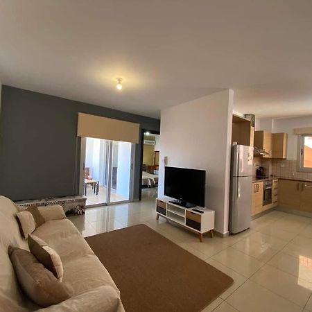 Andris Apartment Paralimni Exterior photo