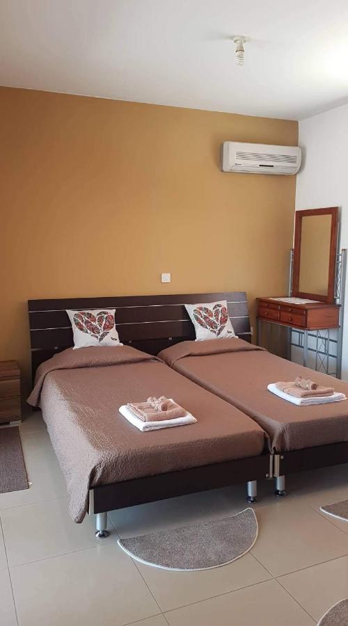 Andris Apartment Paralimni Exterior photo